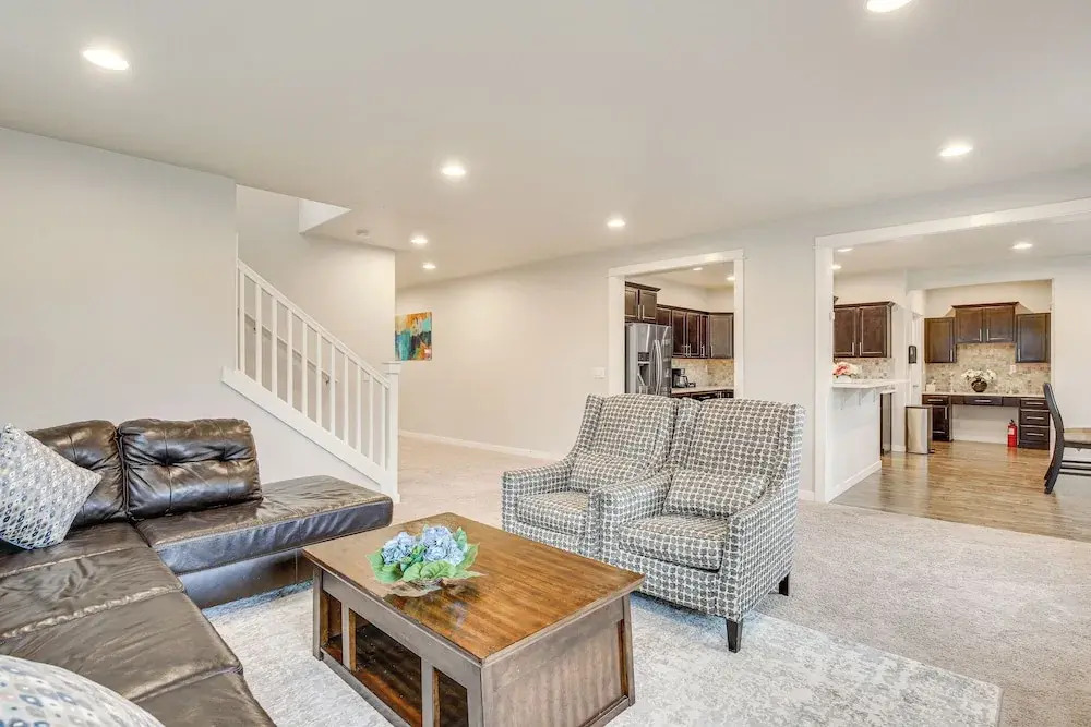 2 Mi to University of Oregon: Modern Eugene Home!