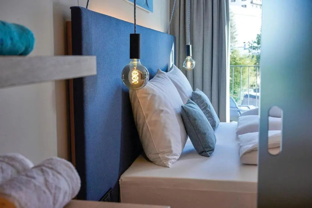 Wellness und Brunch Hotel MorgenZeit beheizter Naturteich Genuss Frühstück bis 13 Uhr Hochkönig Sommercard