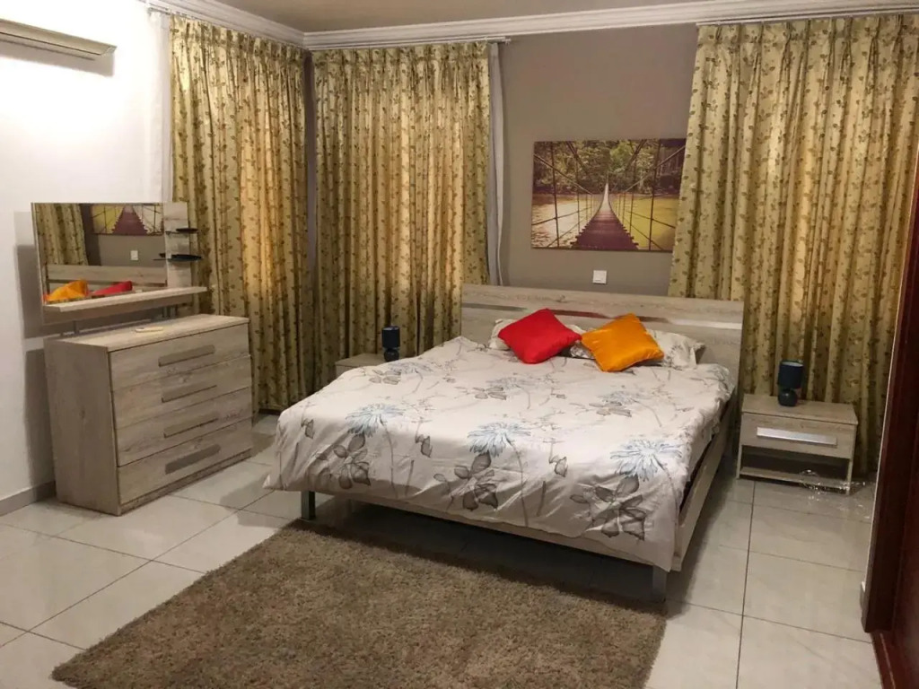 Serene 1 bedroom Apartment with Pool and Free Parking