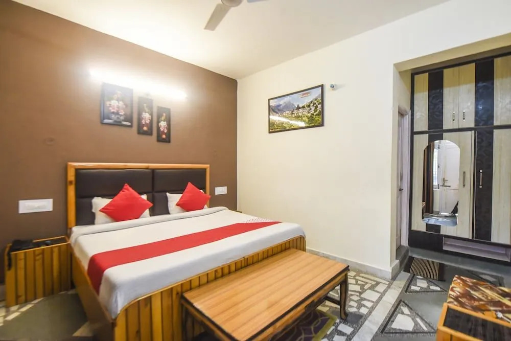 OYO 12411 Woodside Guest House