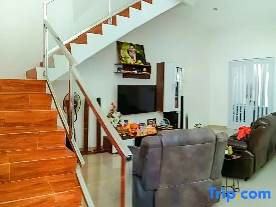Villa Mangli Monochrome Syariah by eCommerceloka