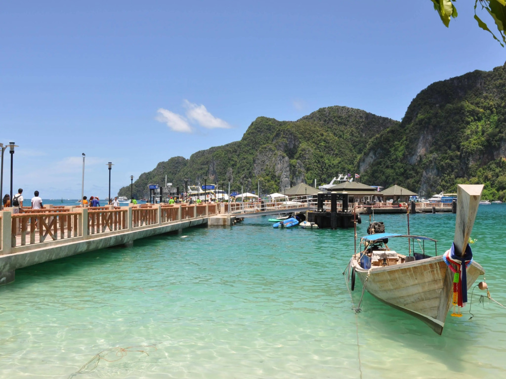 Phi Phi October House