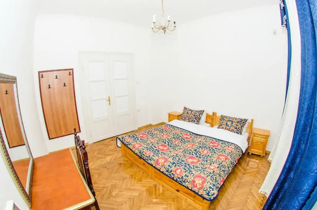 Central GuestHouse Five Corners