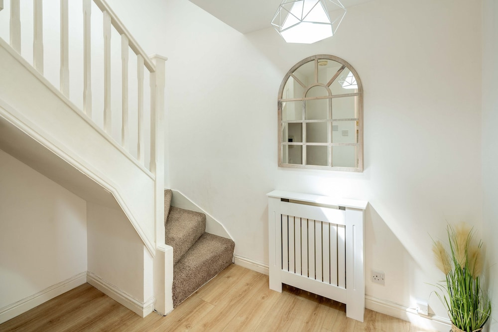 Loughton Hideaway: Cozy 1Bd Near Tube & Nature