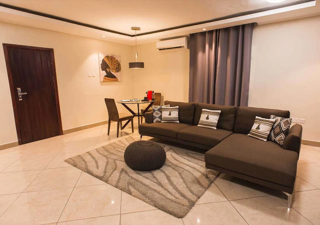 Earl Heights Suites Hotel