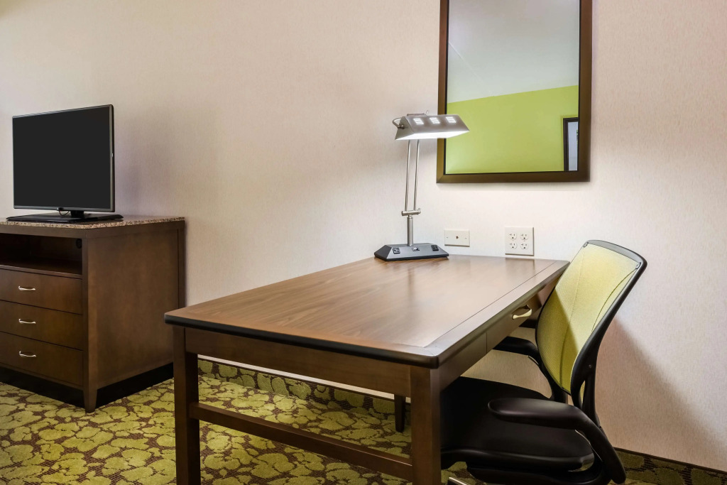 Hilton Garden Inn Wayne