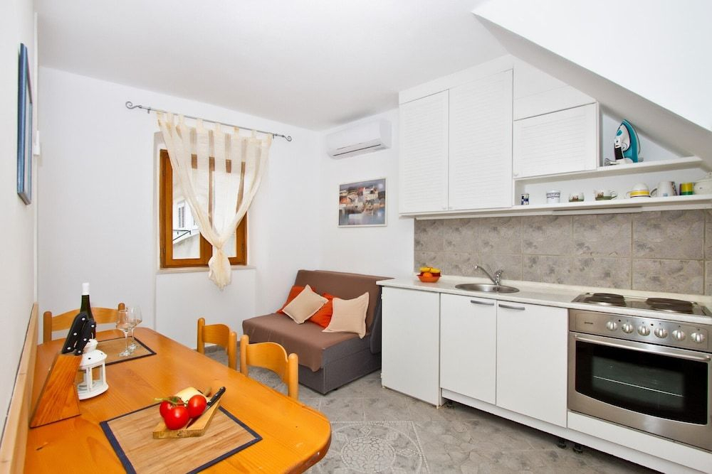 Apartment center Marija, best location in Vodice