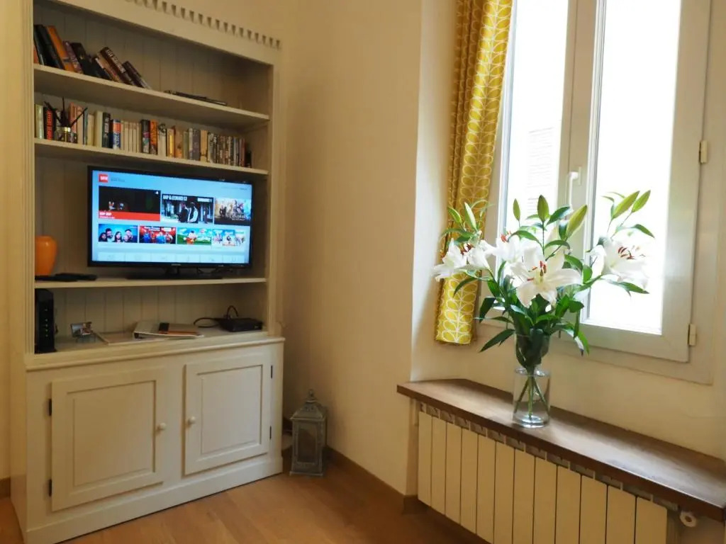 2 Bedroom Apartment Old Town Centre