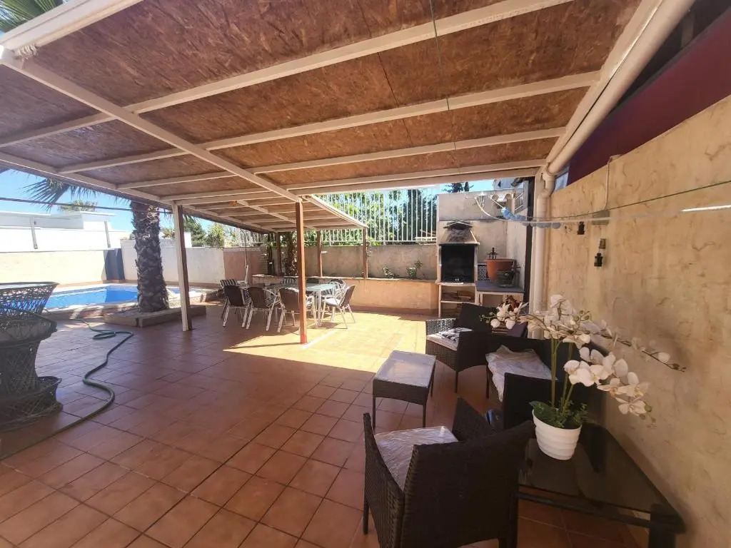Casa piscina privada 4 dormitorios