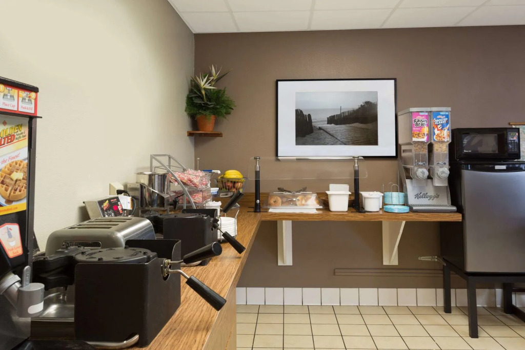 Costa Mesa Inn - Newport Beach Area
