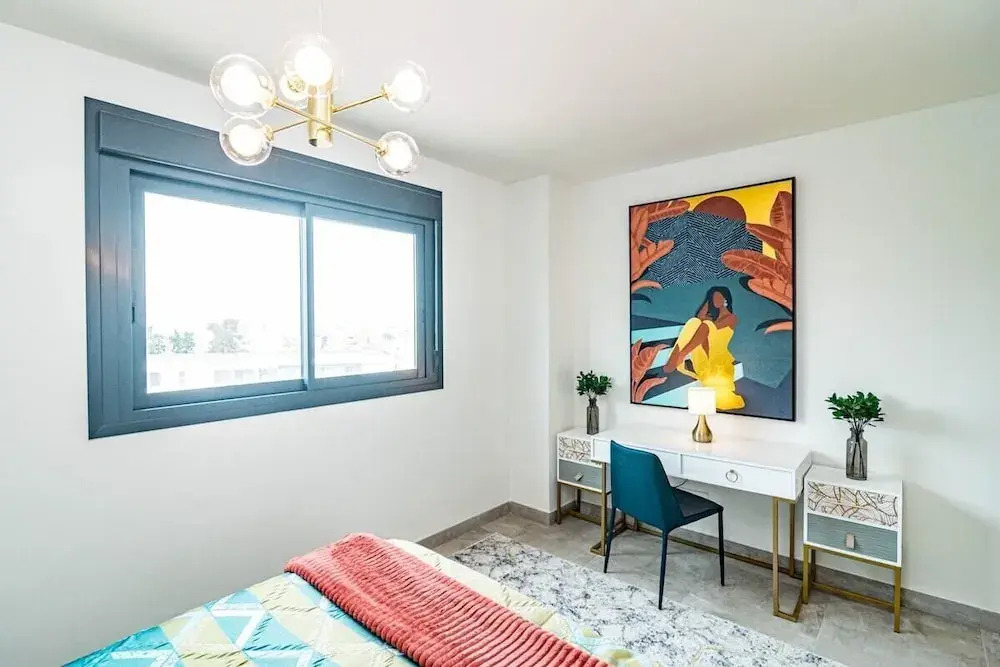 Inf2.5e- Tastefully Furnished Flat, Estepona Cente