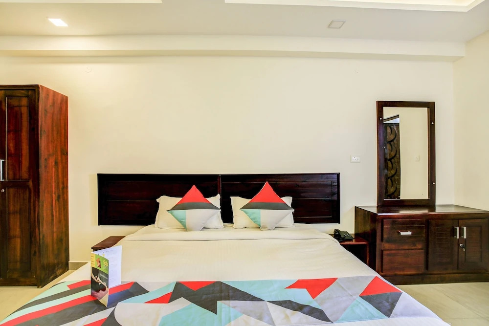 FabExpress Pinpoint Inn