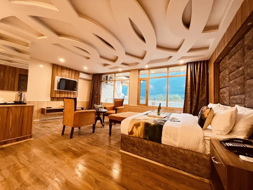 Hill River Resort By West Western -Property of the Year 2024-25 - Central Heated & Air Cooled, Near Mall Road