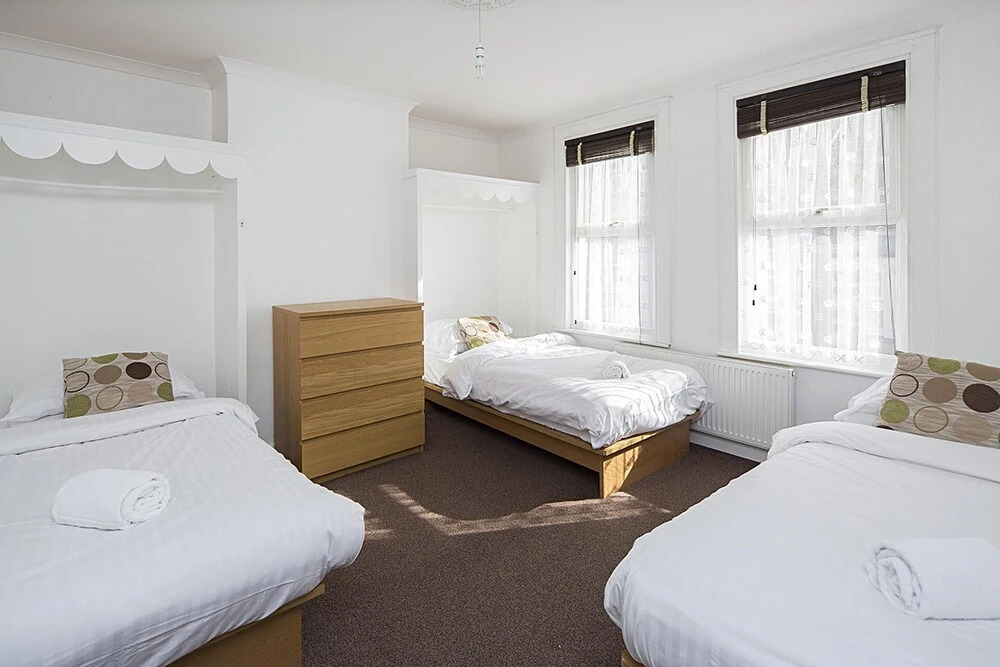 Cecil House - An Inviting 3-bedroom in Rochester