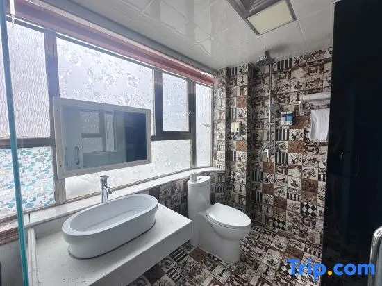 Longli Jiaxing Fashion Hotel
