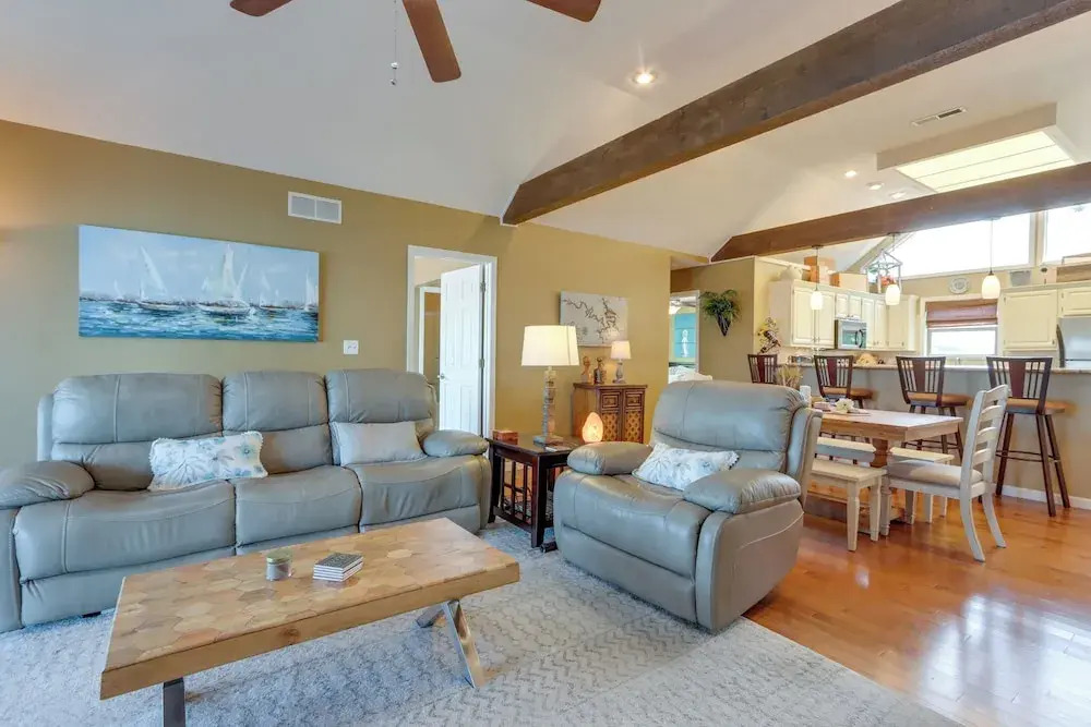 Pool Access + Views: Waterfront Lake Ozark Escape