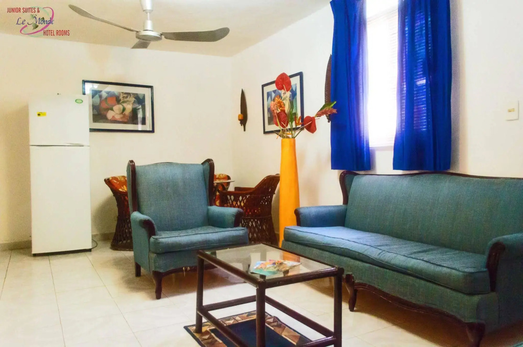 Hotel Suites Le Monde