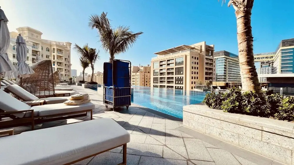 LUX Iconic Views at Palm Tower Suite 4