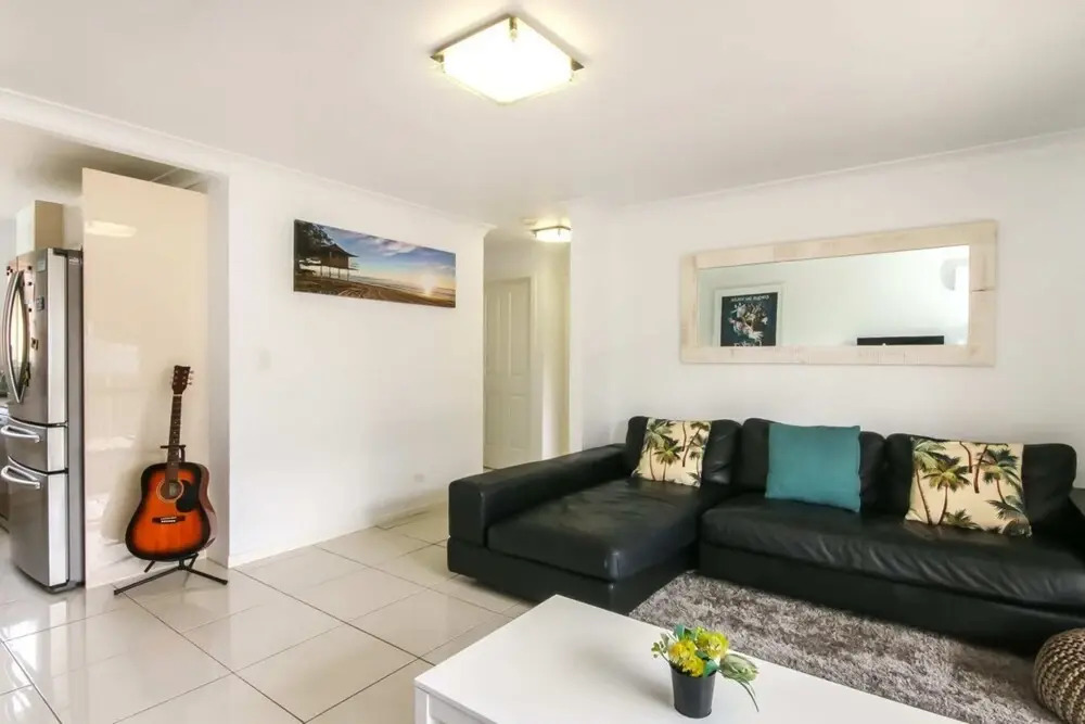 Contemporary 2 Bedroom Beachfront Apartment