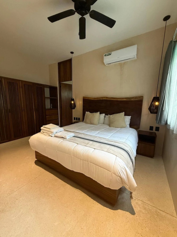 Great 3 Bedroom Apartment and Private Pool!