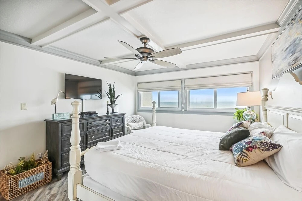 Beach House 203d 2 Bedroom Condo by RedAwning