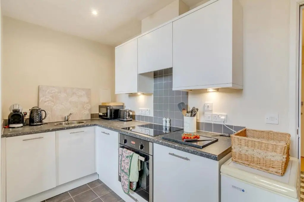 King St 1 bed apartment