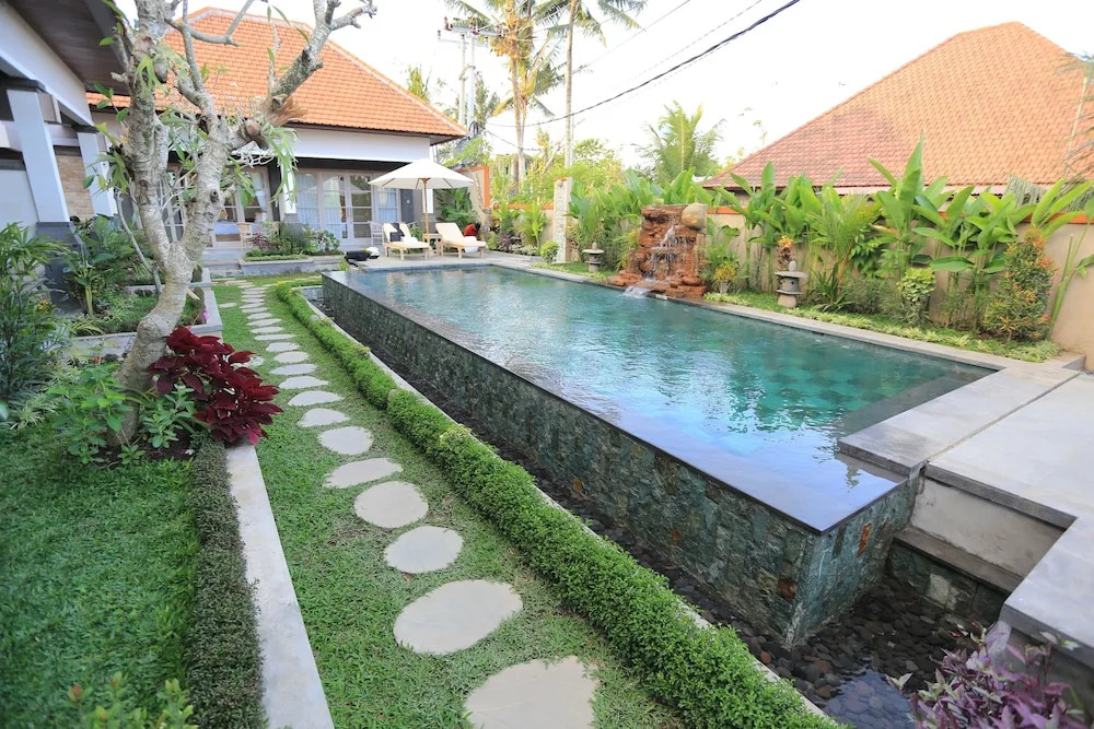 Uma Dhari Villa by Prasi