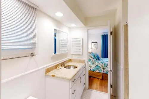 Inlet Cove 70