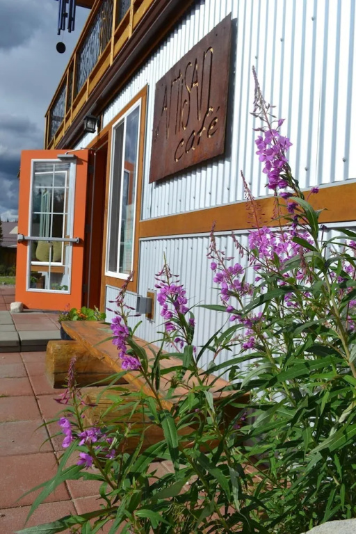 Tonglen Lake Lodge