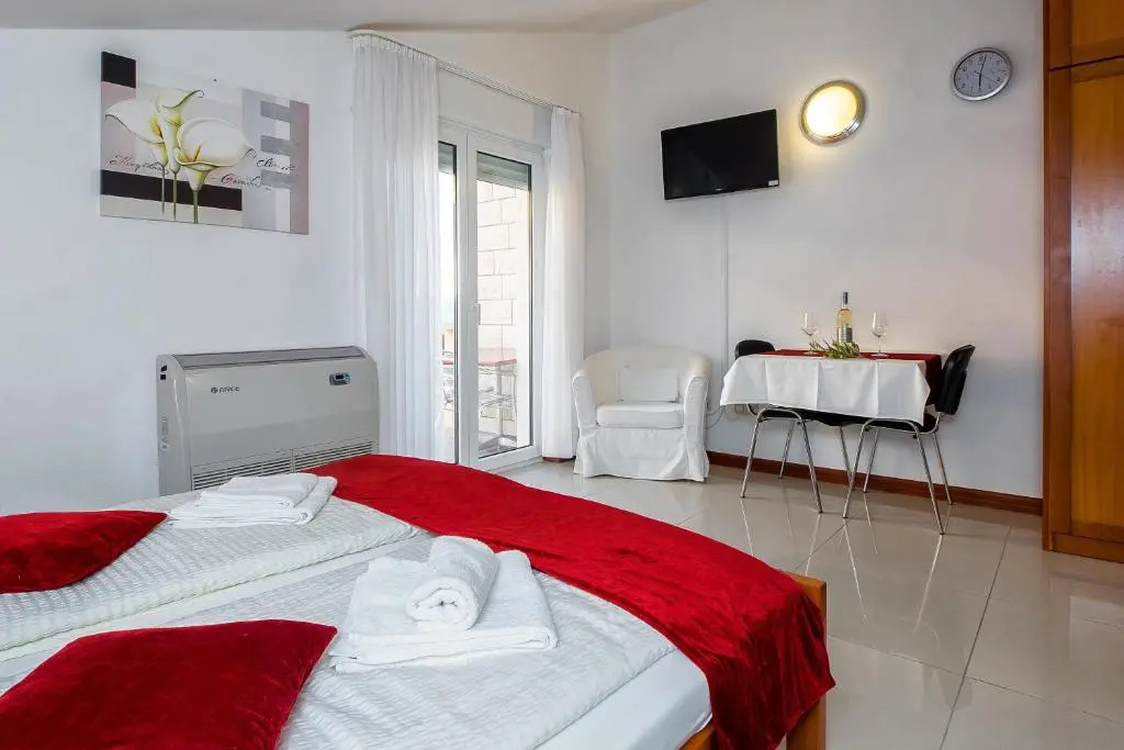 Apartments Toni 2000