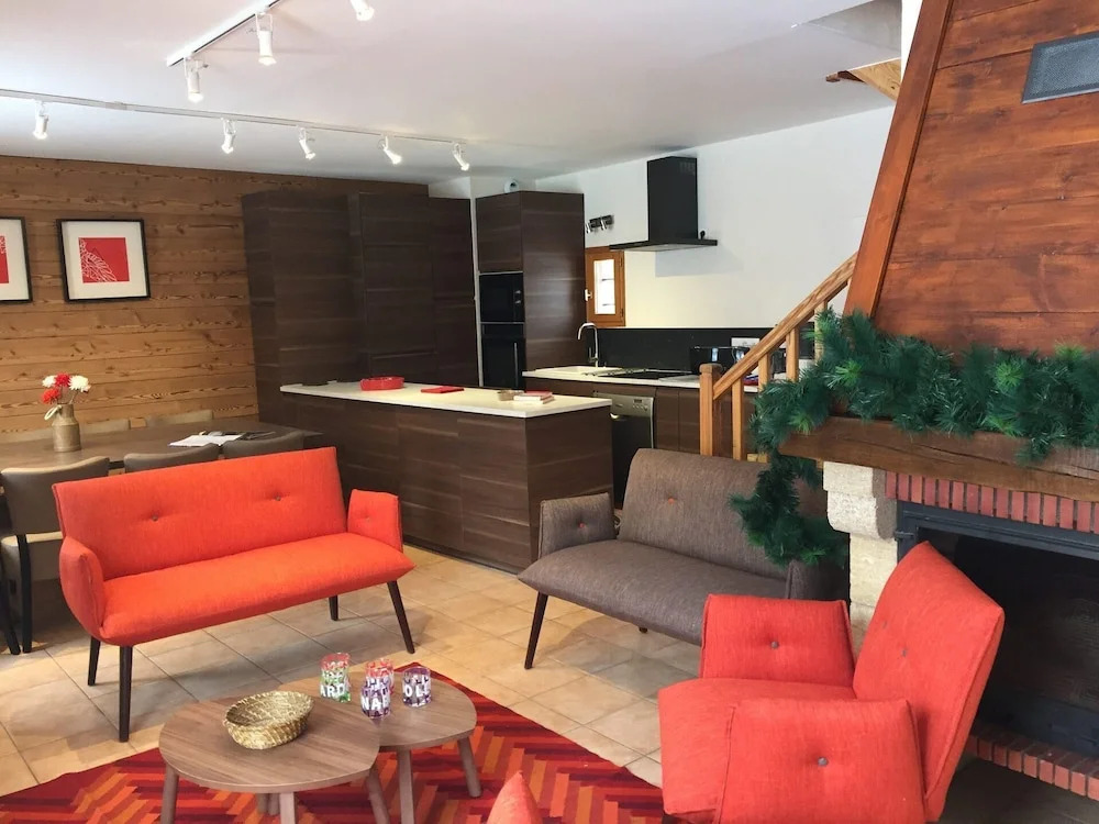 Fermes DU Planet N°4 : Chalet 12 Personnes / Chalet 12 People