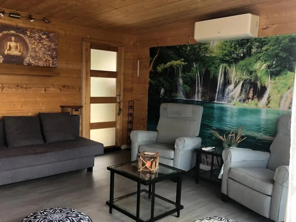 Enigma Lounge Chalet With Swimming Pool