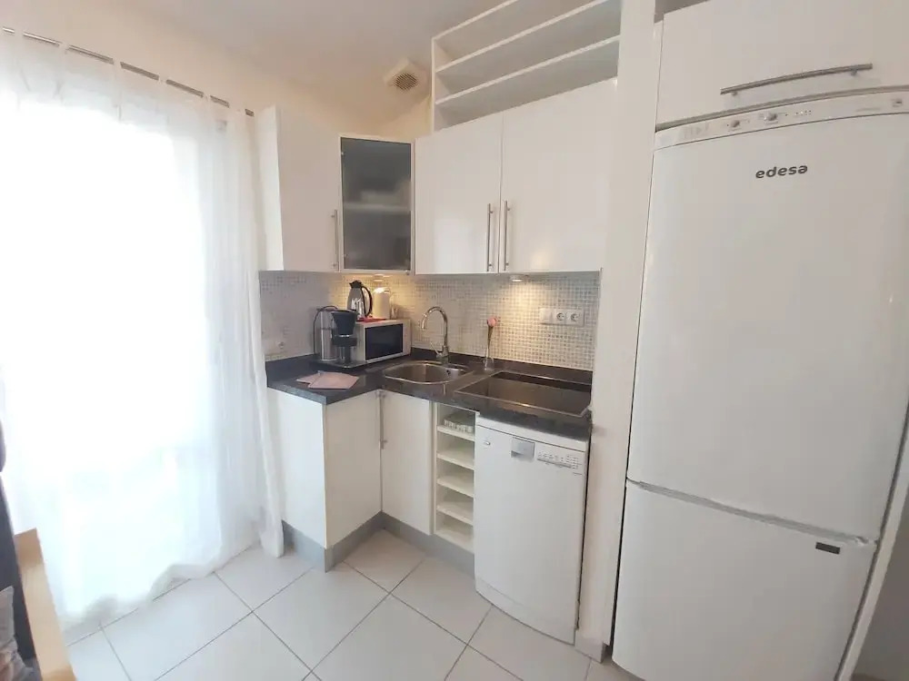 Central Sea View Apartment