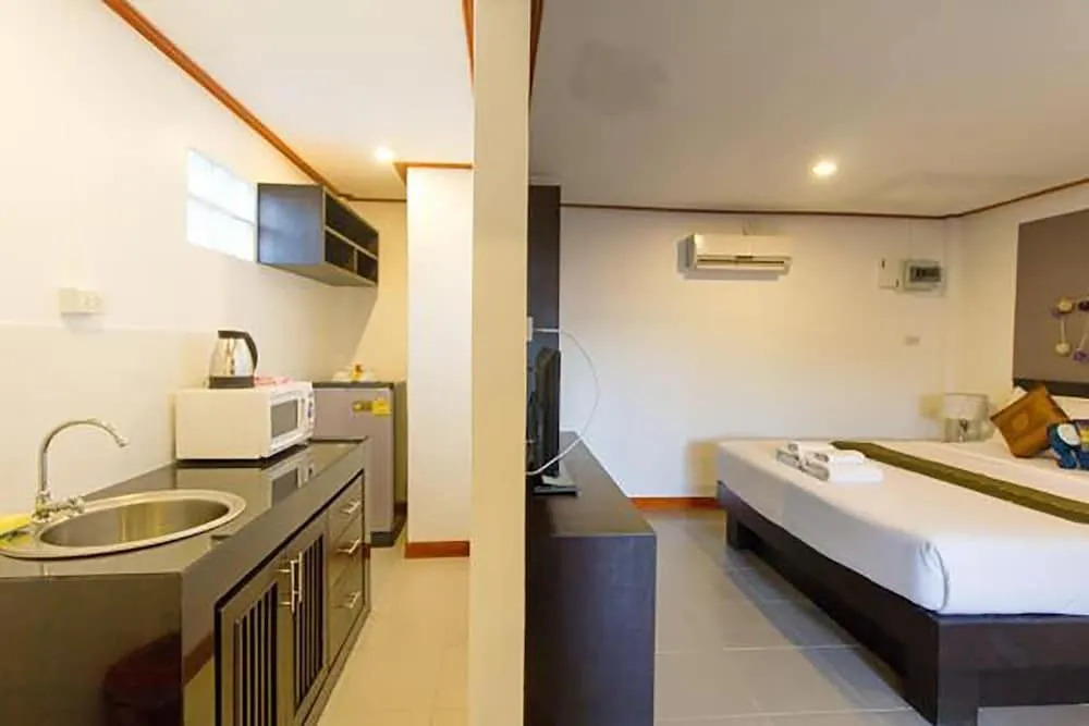 Naiharn Retreat Resort