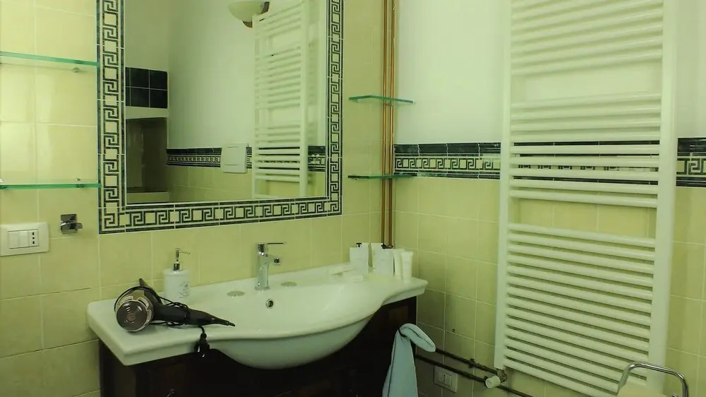 Cozy Apartment With Panoramic Garden in the Historic Center of Iesi