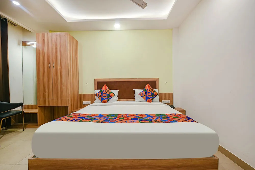 Fabhotel Royal Residency I