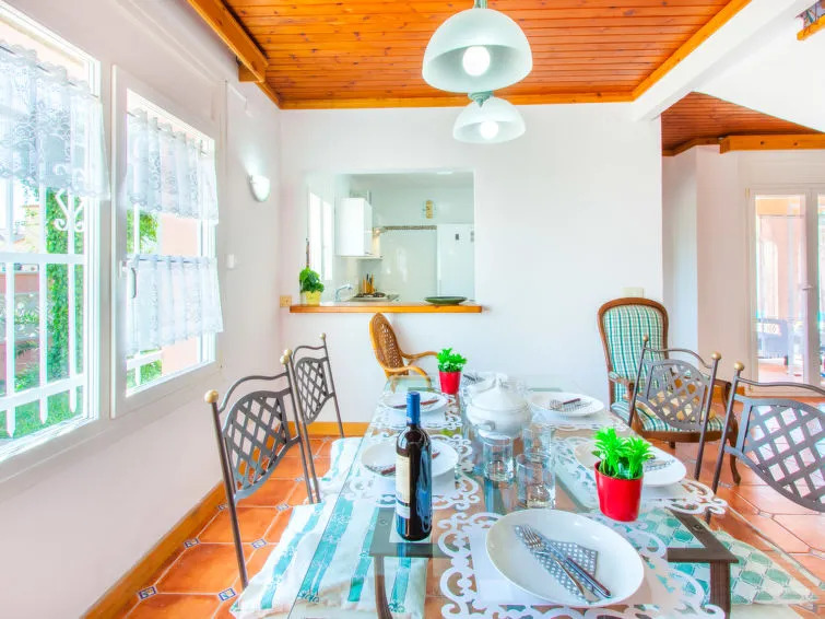 Holiday Home Requesens by Interhome