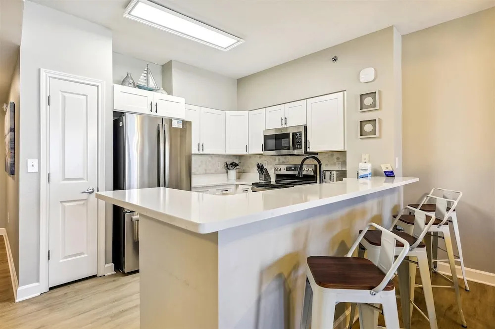 Shores of Panama 2028 - Luxurious Gulf-Front 3 Bedroom/3 Bath 3 Condo by RedAwning