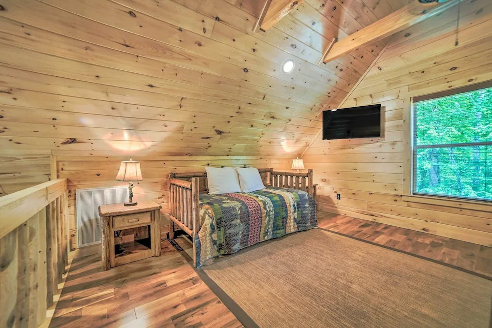 Hot Tub, Pool Access & Fire Pit: Gatlinburg Cabin