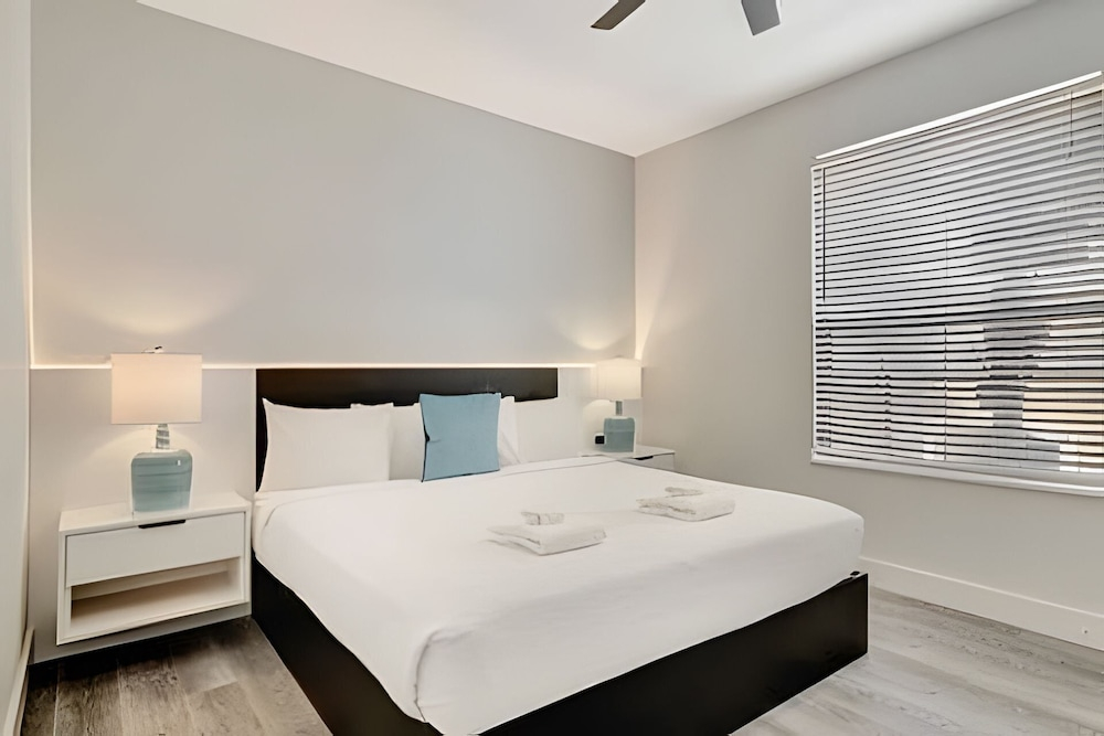 Vista Cay 4BR Luxury Near Universal Studios