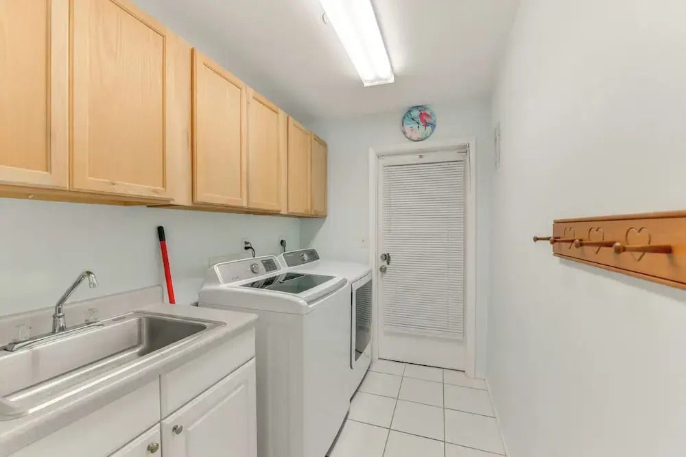 Fish, Swim & Relax: Canal-front Port Charlotte Gem