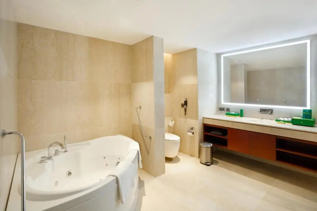 Holiday Inn Dhaka City Centre by IHG
