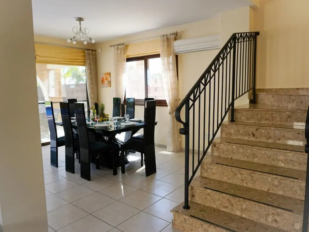 Sea Front Oceanus H3 by Ezoria Villas
