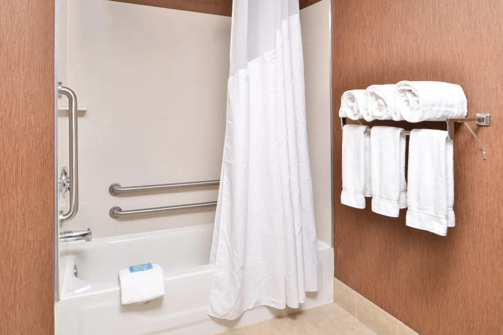 Holiday Inn Express Lewisburg - New Columbia by IHG