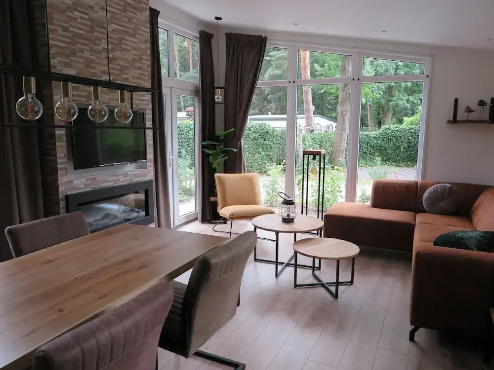 Nature-Connected Modern Stay