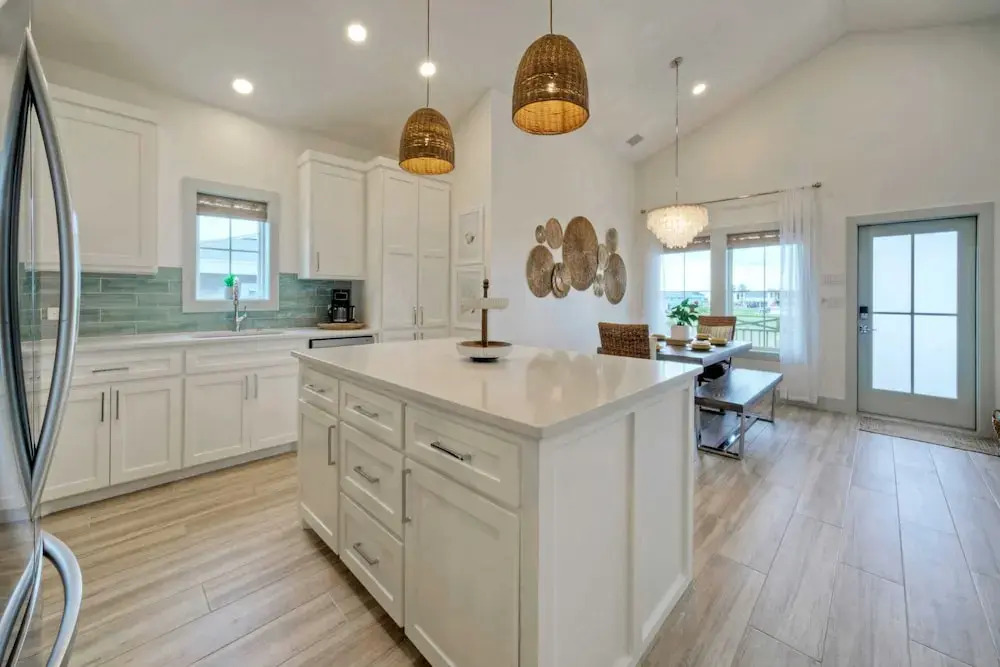 Sleeps 24 2 Homes, Walk to the Beach, Private Pools, Fire Pit, Modern Design
