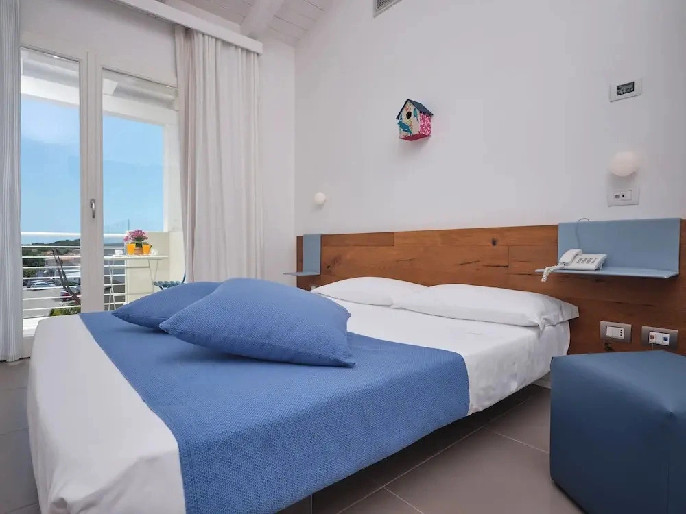 Hotel with panoramic swimming pool in porto San Paolo
