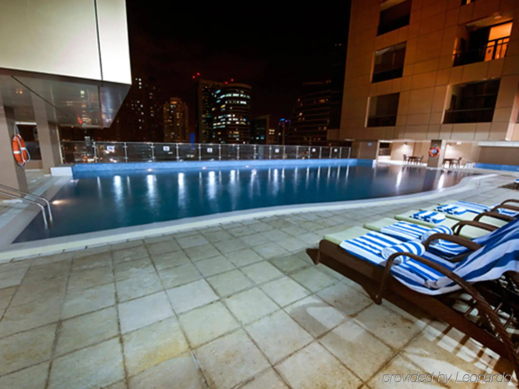 Отель Mercure Dubai Barsha Heights Hotel Suites And Apartments