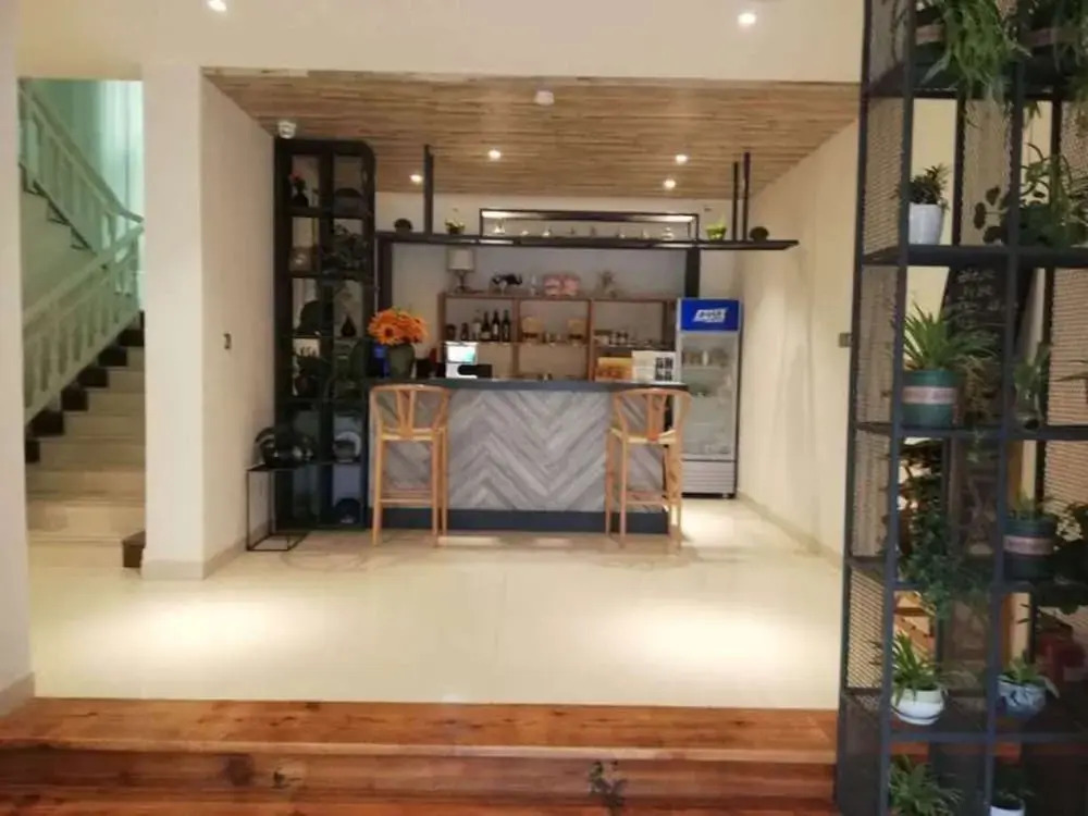 Huazhuyue·Moganshan Yunjipo Hot Spring Beauty Villa (Houwu Transfer Center Store)