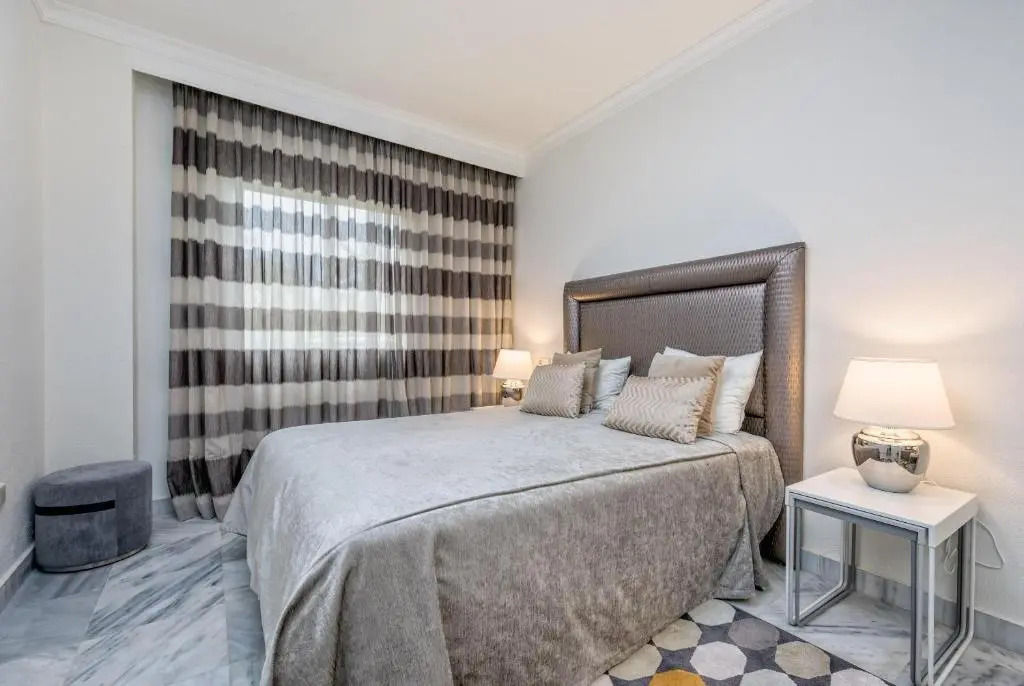Urb La Dama de Noche 4BR by Rafleys